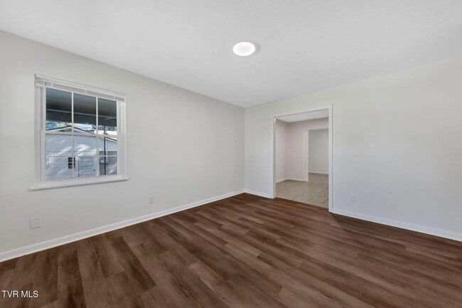 Photo - Newly renovated 3 Bedroom 2 Bathroom Home ...