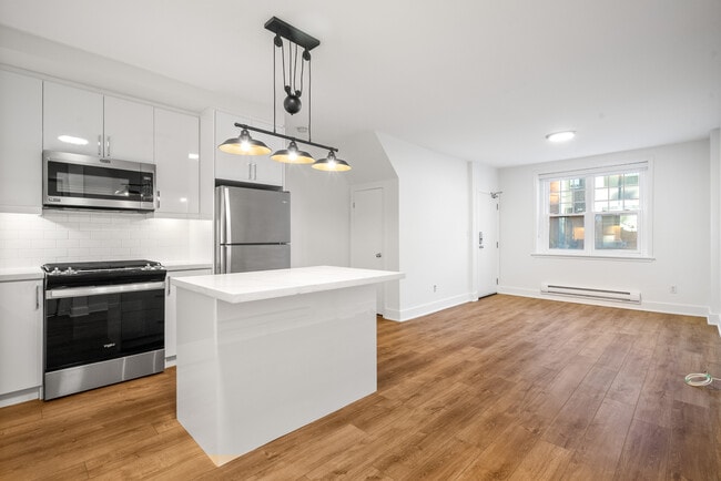 Building Photo - 2461 Queen St E