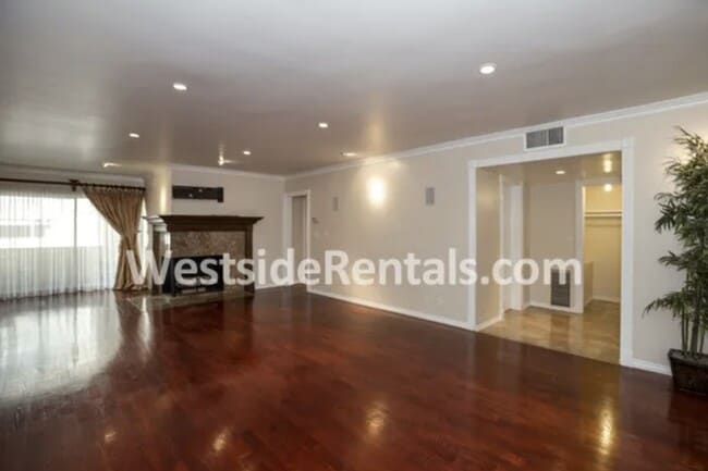 Photo - 11970 Montana Ave