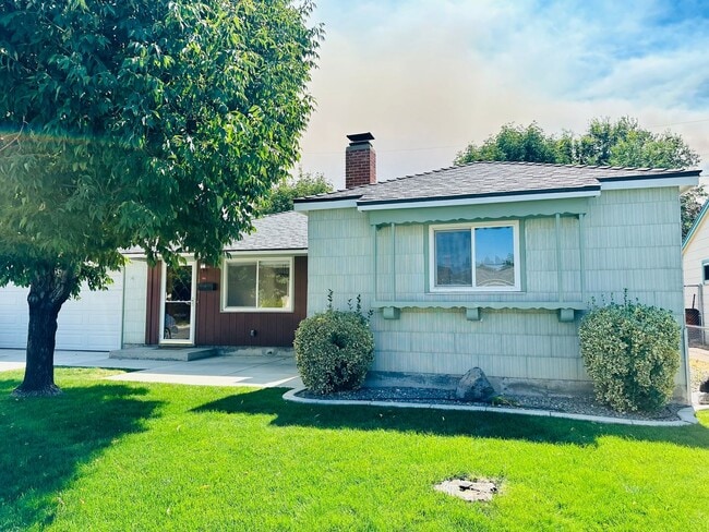 Photo - Charming 3 Bedroom Home