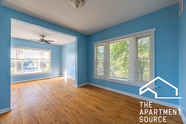 Building Photo - 4058 W Congress Pkwy Unit 2S