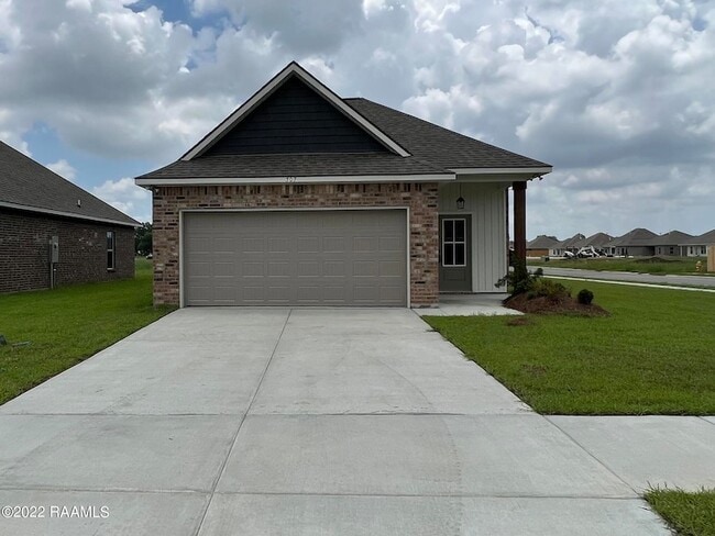 Building Photo - 307 Grassy Meadows Ln