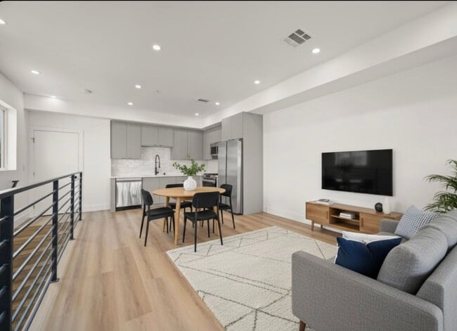 Photo - 910 N Hudson Ave Unidad #910