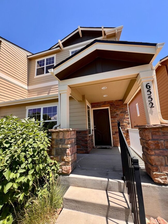 Building Photo - Gorgeous 3 Bedroom Townhouse off North Power Corridor!