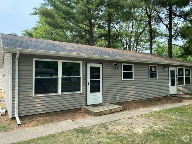Building Photo - 2605 Roland Dr Unit A Rental
