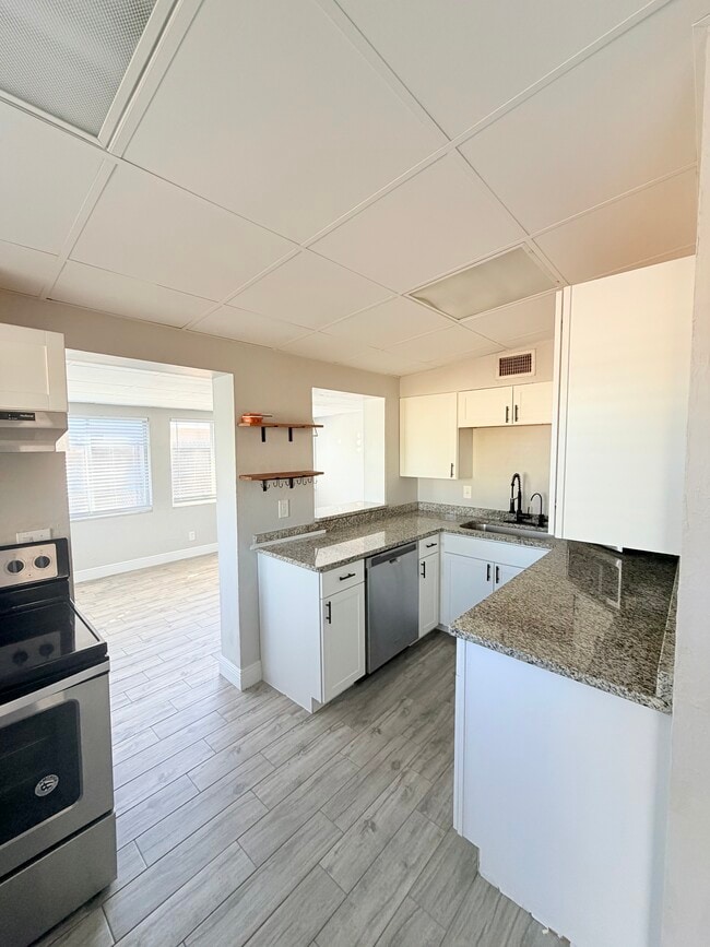 Photo - 1063 Lillian St