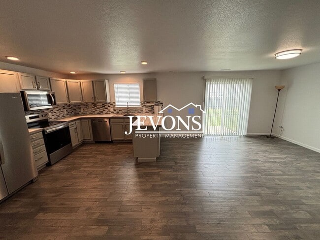 Photo - $500 Rent Credit - Charming 4-bedroom home...