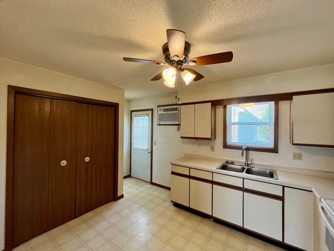 Photo - 604 Hollywood Dr Unit 1