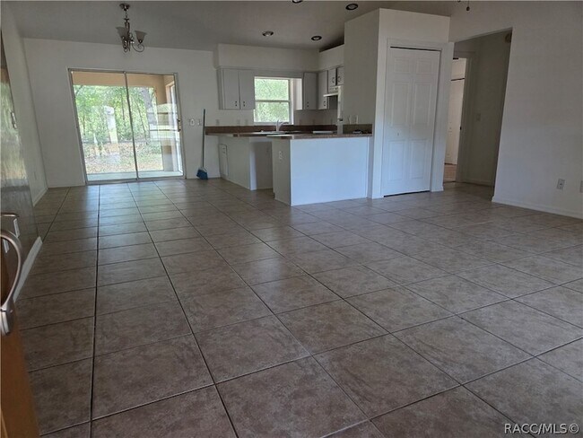 Photo - 1471 E St James Loop