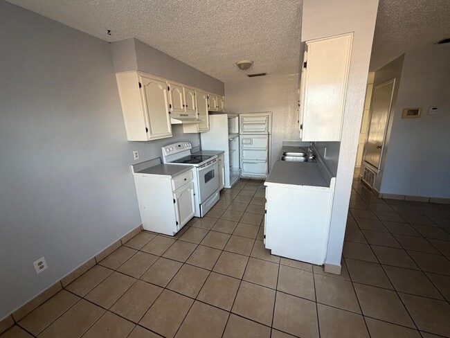 Photo - 5302 Springfield Ave Unit 213