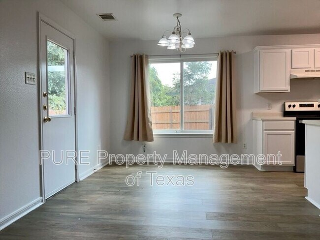 Photo - 244 Marvin Cove