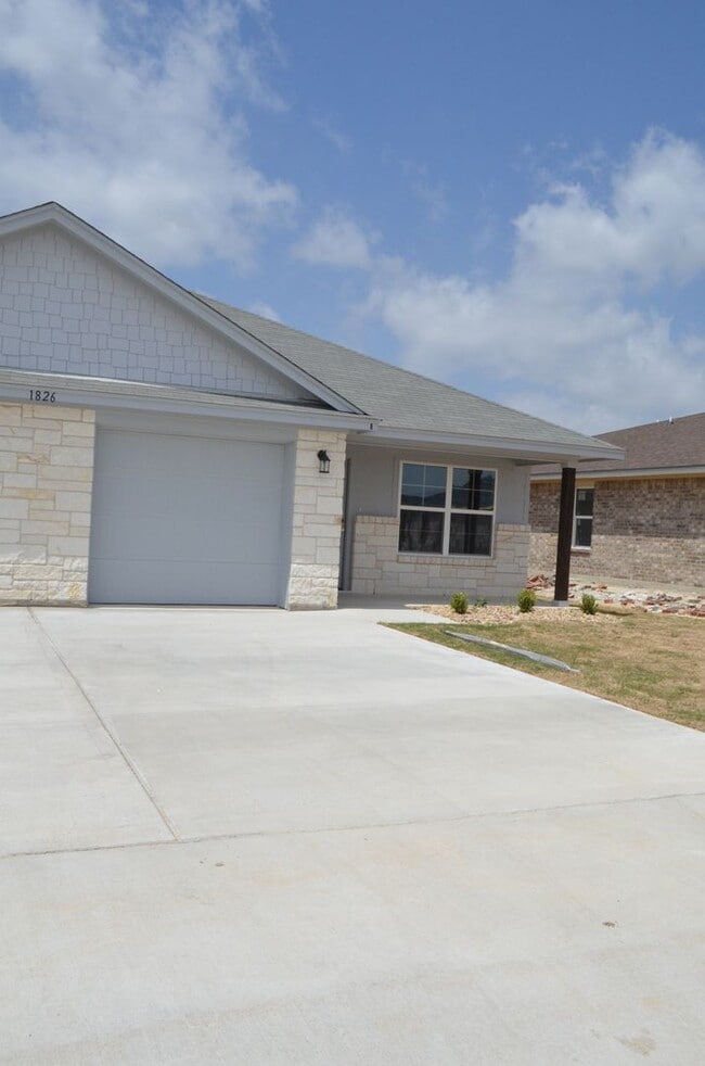 Photo - 1826 Castroville Trl Unit B 1826