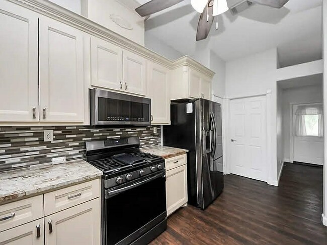 Photo - 204 Audubon Woods Ct