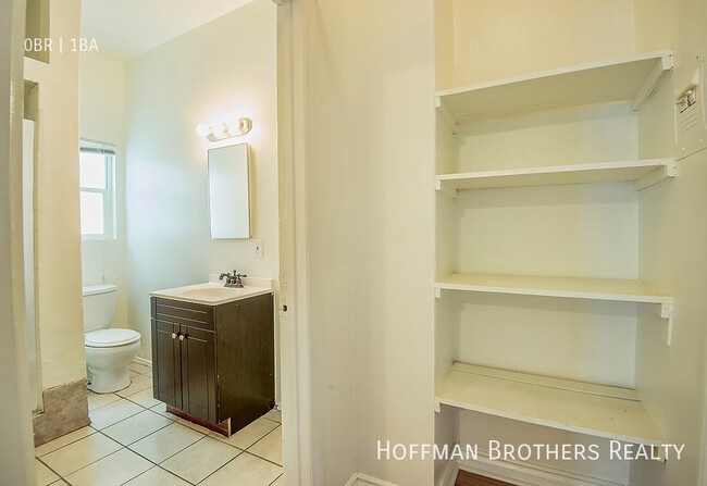 Photo - 1866 W 11th St Unidad 5