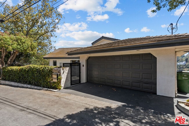 3665 Alta Mesa Dr