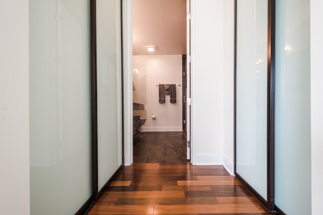 Photo - 1624 W Division St Unit 306