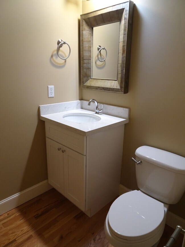 Photo - Immaculate 4-Bed Home in Desirable Earling...