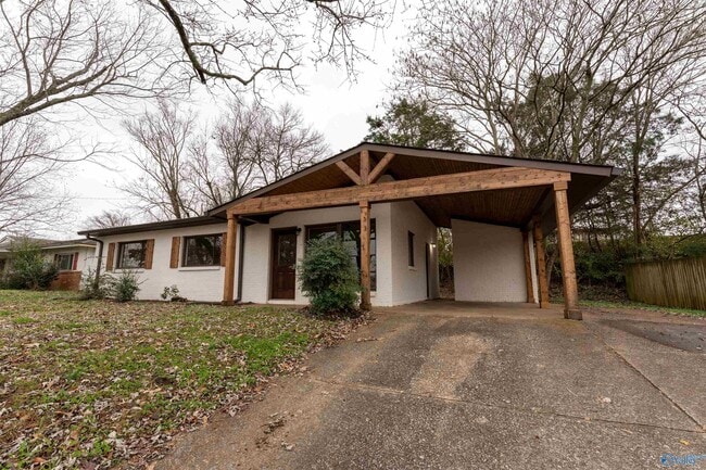 Photo - 112 Wilkenson Dr NE