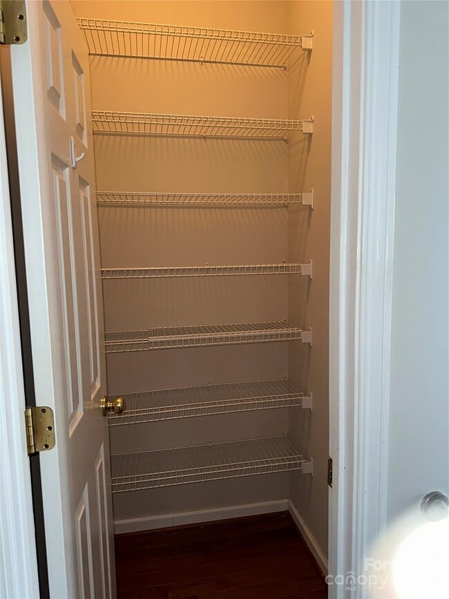 Photo - 121 Woodsong Ln