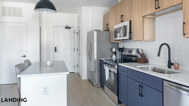 Photo - 1007 S Mint St Unidad 721