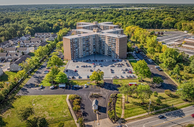 Welcome Home - Willoughby Hills Towers Apartments