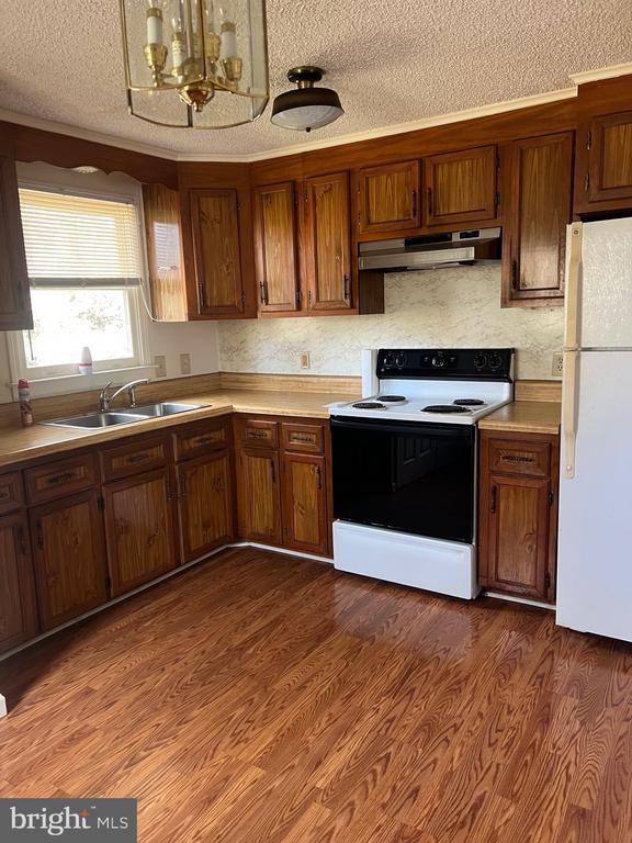 Photo - 183 N Almond St