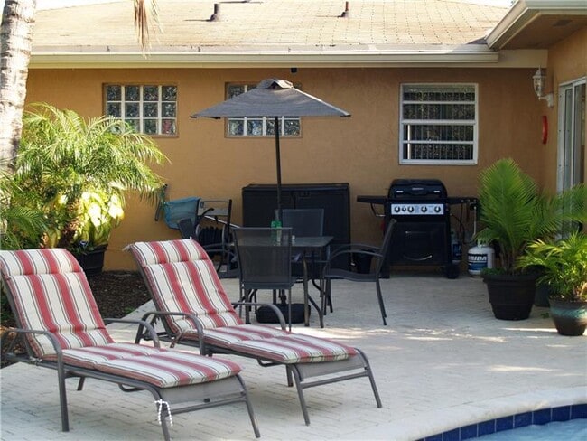 Photo - 765 E Dayton Cir