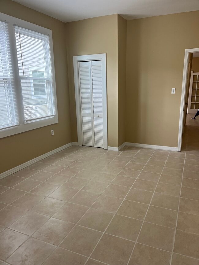 Photo - 5643 Charles Pl