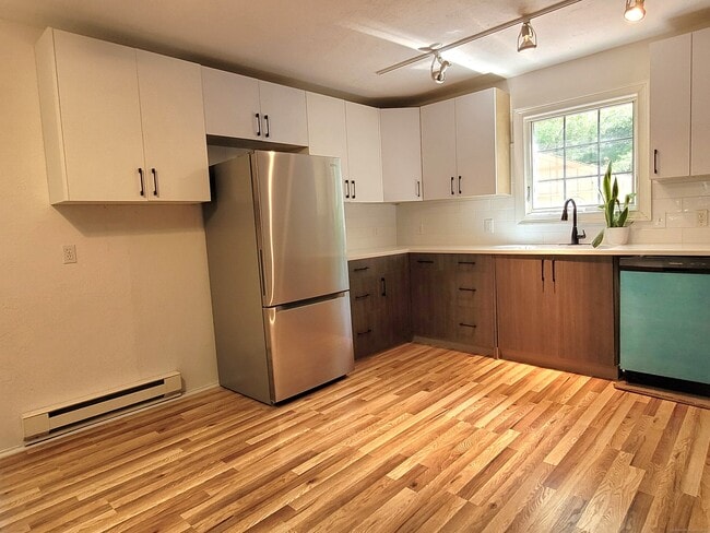 Photo - 145 Lakeside Dr