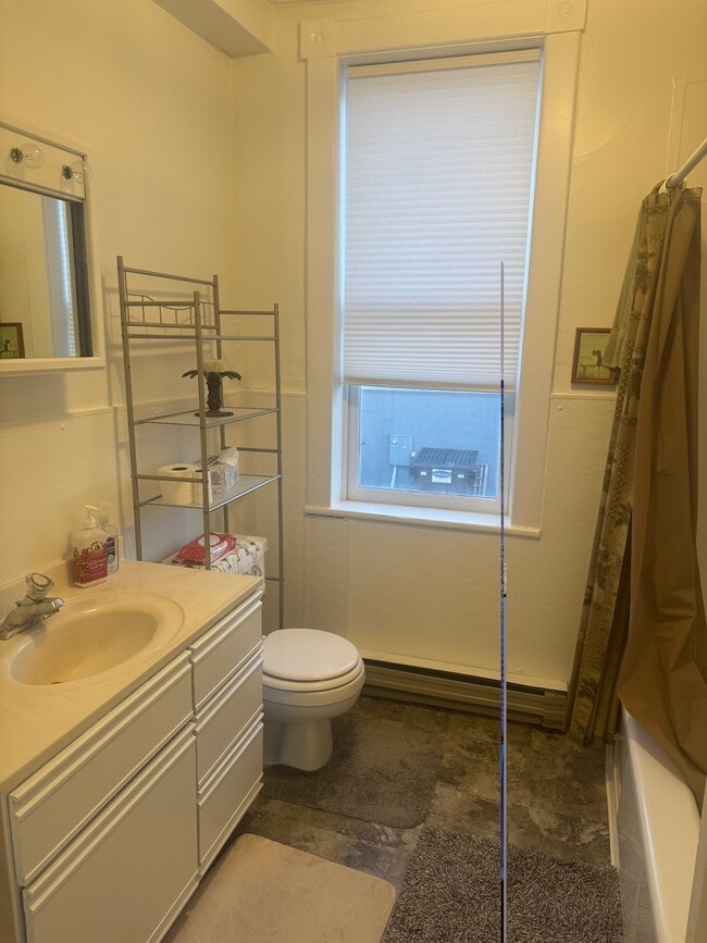 Photo - 119 Bridge Ave E