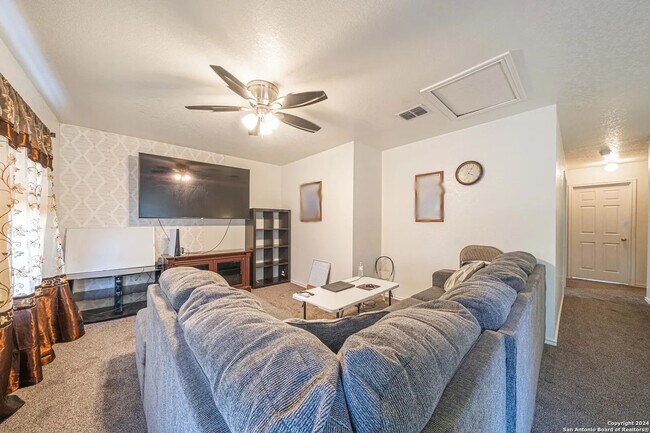 Photo - Room in House on Magnolia Grove