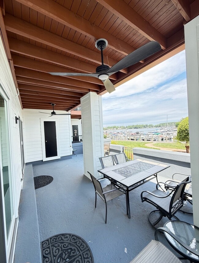 Photo - 18713 Vineyard Point Ln
