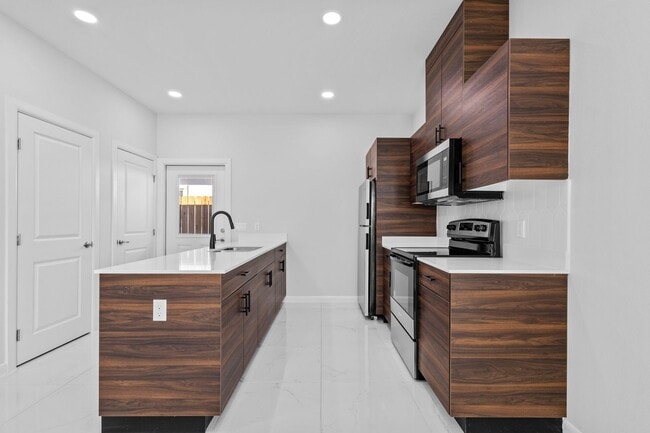 Photo - 2BD/2BTH  LUXURY CONDOMINIUM AT THE COVES IN WESLACO