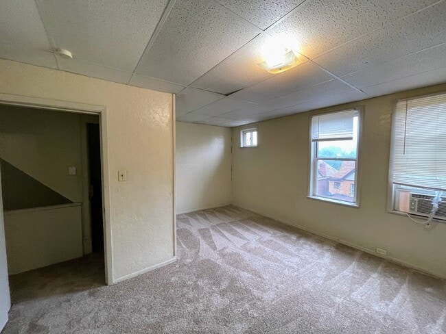 Photo - 3 bed 1.5 bath - new flooring, new appliances