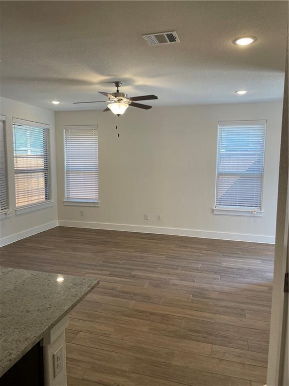 Photo - 624 Parkline Dr
