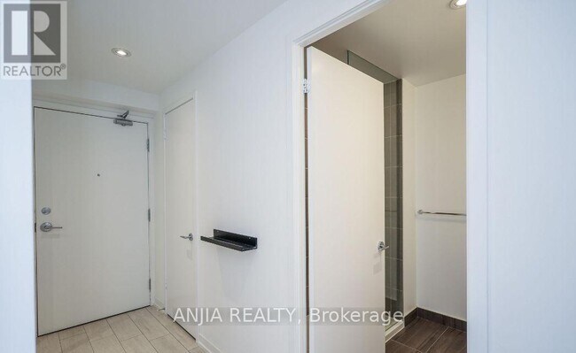 Photo - 898 Portage Pkwy Unit 2206