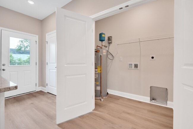 Photo - 2466 E 21st St