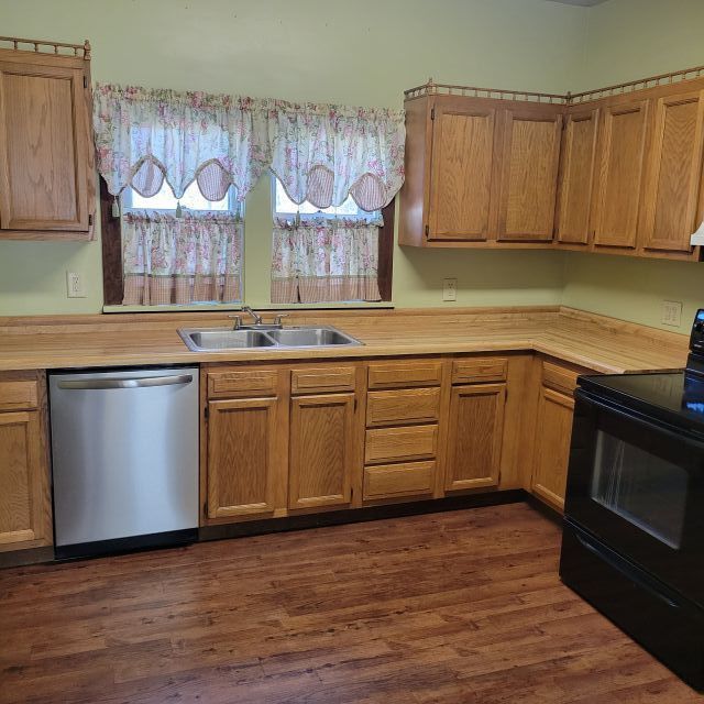 Photo - 211 E Main St