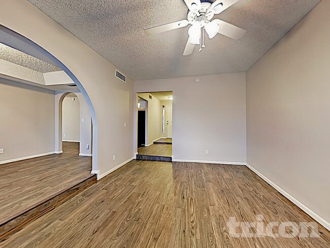 Photo - 3921 W Rue De Lamour Ave