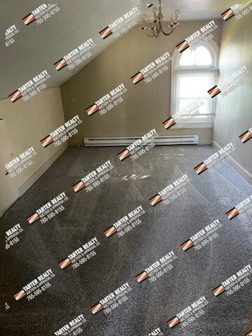 Photo - 533 W Franklin St