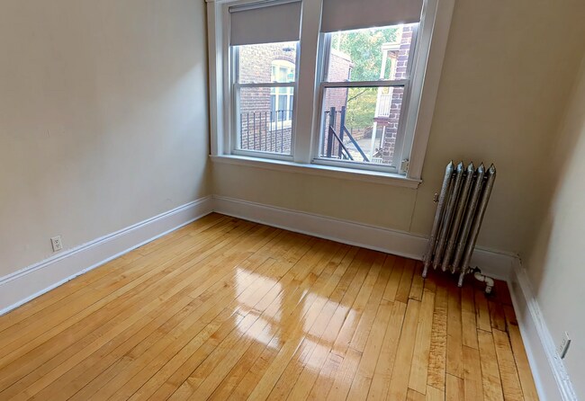 Photo - 9/1 NO FEE! Spacious, sunny 2BR near Cleve...