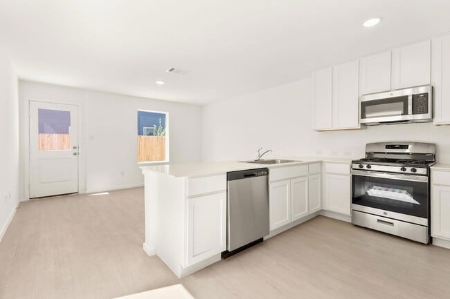 Photo - 2914 Carnelian Trl