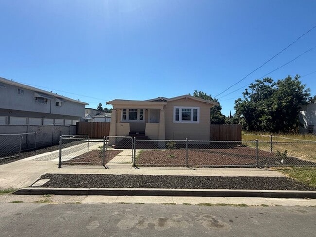 Building Photo - 721 Third St Unit 741 Rental