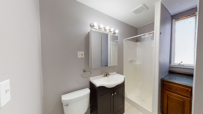 Photo - 1412 E Genesee St Unit 1