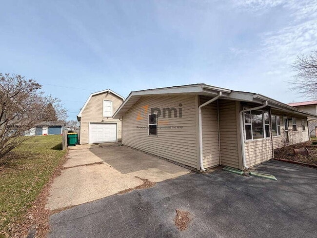 Photo - 425A Sherman Dr