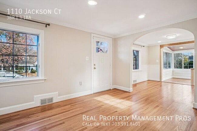 Photo - 1110 Jackson Ct