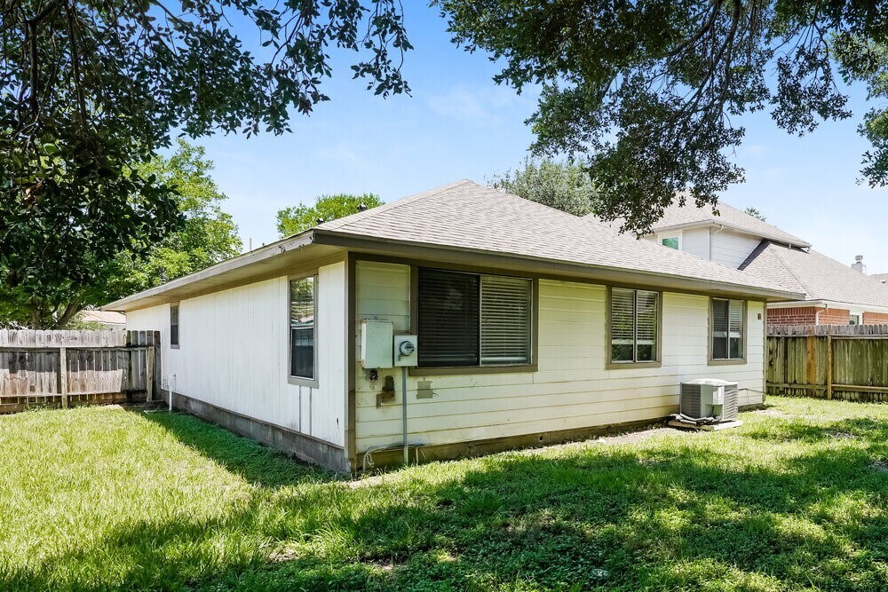 Photo - 6395 Crossway Dr