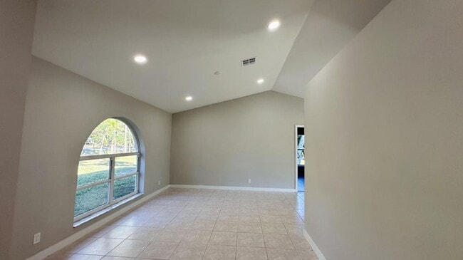 Photo - 12816 67th St N