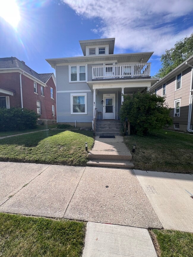 Photo - 2142 Clarence Ave