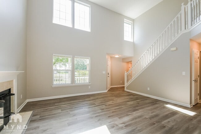 Photo - 16975 Napoleon Ct